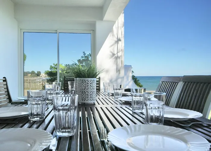 Vila In Moriani-plage By The Sea